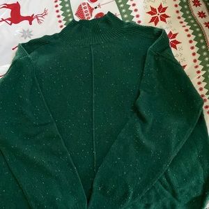 Beautiful Green Long sleeve sweater